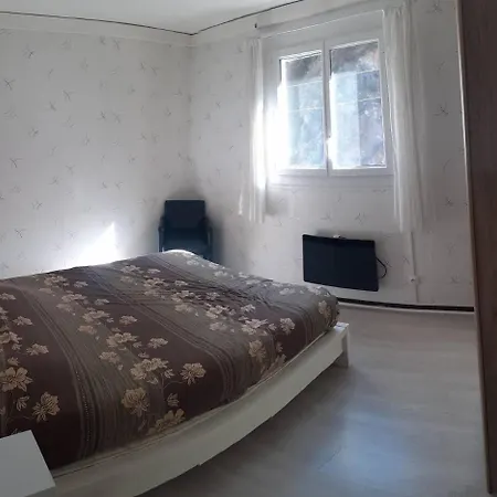 Au Vieux Pont Apartment